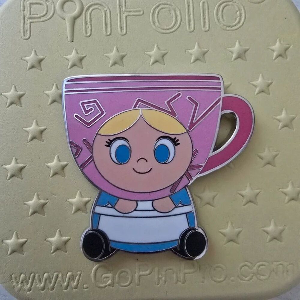 Disney Mini Mix-Its mix its Mystery Pin Alice in Wonderland Pink Teacup Hat